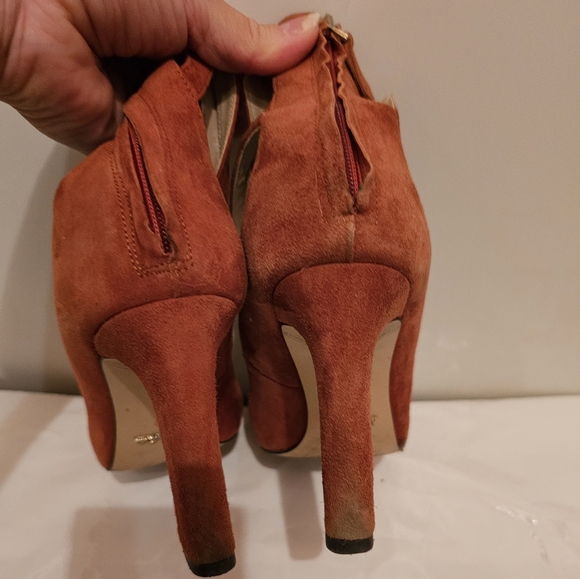 MASSIMO DUTTI | HEELS IN SUEDE Sz 39. Dark orange color $148 - Picture 9 of 10